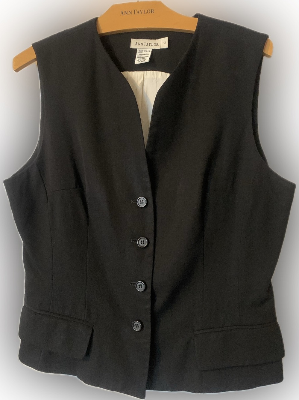 Ann Taylor fitted black lined ladies wool vest, Large, size 12